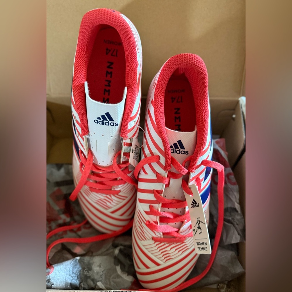Adidas Nemeziz 17.4 FG Women’s Soccer Cleats – Size 8 (NWT)